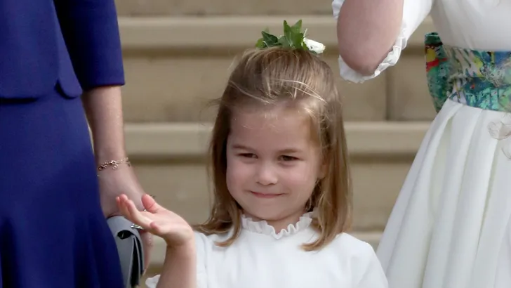 Zien: prinses Charlotte lijkt als twee druppels water op deze royal