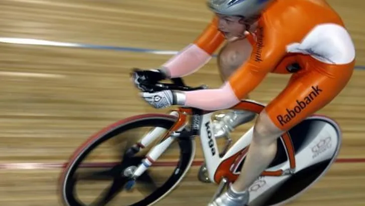 WB Baan: goud voor Willy Kanis op de keirin