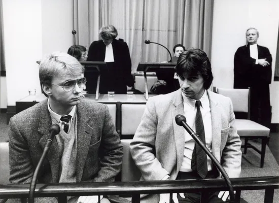 Cor van Hout en Willem Holleeder, proces Heinekenontvoerders voor de Amsterdamse rechtbank, 22 januari 1987.