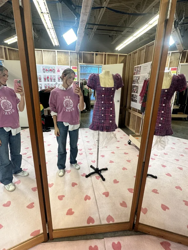 Behind the scenes-beelden van de Costume Department van de Legally Blonde prequel-serie Elle.
