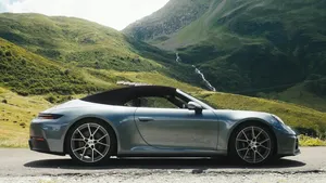 Man koopt Porsche 911 ongezien via Facebook en begint direct aan riskante roadtrip van duizenden kilometers