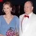 Foto van prinses Charlene en prins Albert tijdens het Rode Kruis-gala, juli 2025.