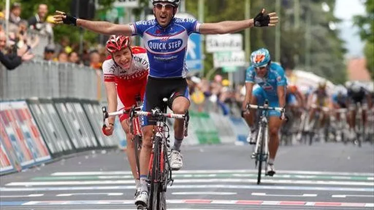 Peloton rekent verkeerd, Pineau wint