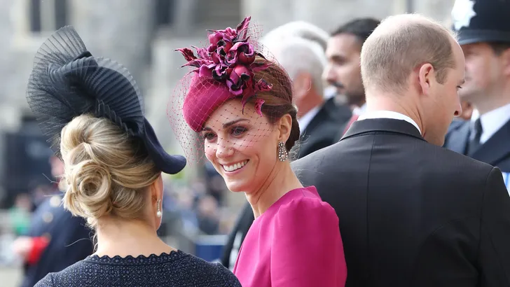 Kate en Meghan geven knipoog naar eigen huwelijk op bruiloft prinses Eugenie