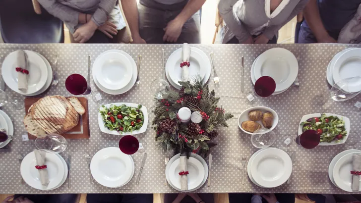 Zo ontwijk je awkward familievragen tijdens Kerstmis 