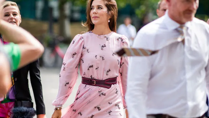Zien: prinses Mary bij modeshow