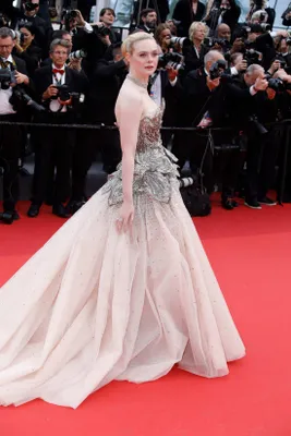 Elle Fanning in Cannes eerder dit jaar