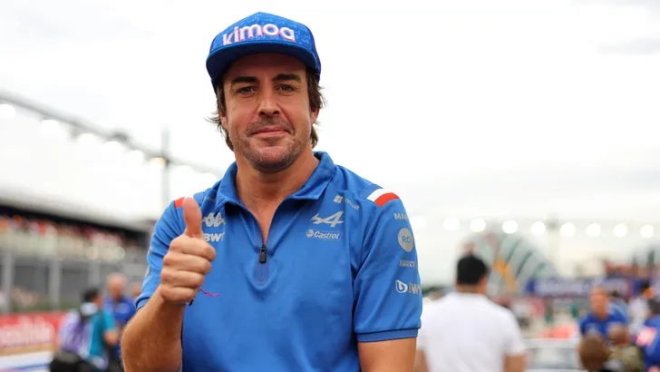 FIA slaat modderfiguur in Fernando Alonso-zaak 