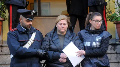 De arrestatie van Maria Angela di Trapani in 2017.