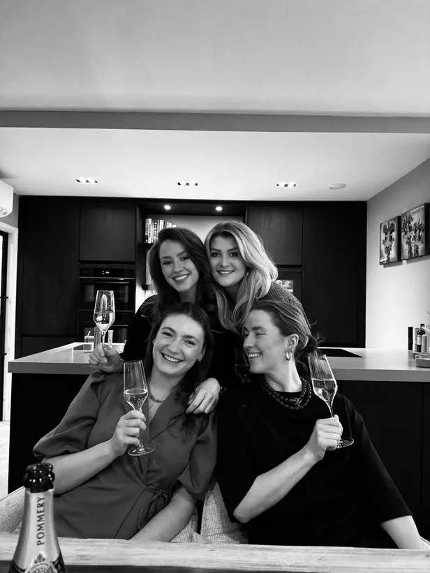 Rosanne en haar vriendinnen in Friesland