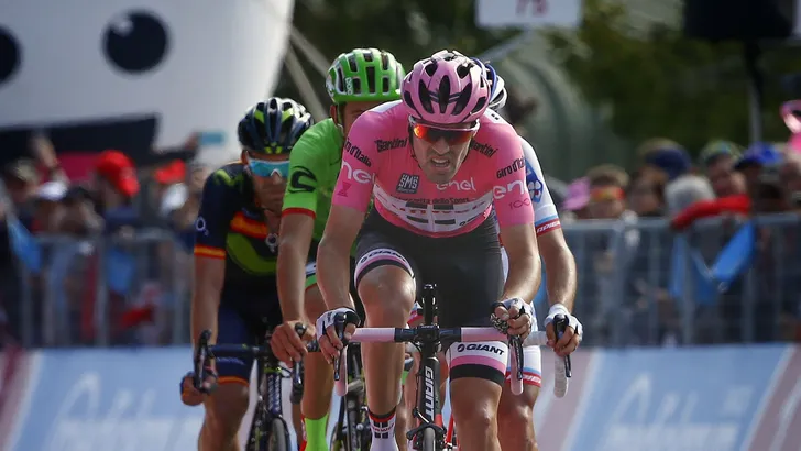Eindstreep: Dumoulin raakt roze kwijt aan Quintana na bewogen dag