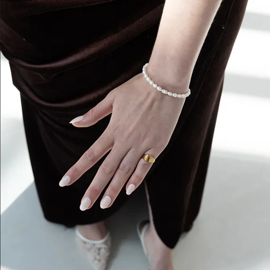 Classic pearl bracelet van UNWIND jewelry | €30