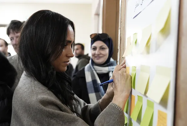 Bij hun bezoek aan het Nationale Centrum voor Verslavingshulp lieten Harry en Meghan persoonlijke berichten achter om de patiënten een hart onder de riem te steken.