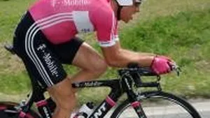 Ullrich wint tijdrit in Giro