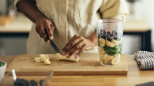 vrouw keuken smoothie