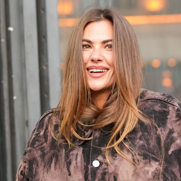 Vrouw met stijlvolle look.