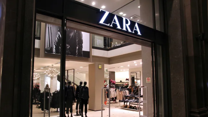 Modeketen Zara verandert logo en fans zijn niet blij