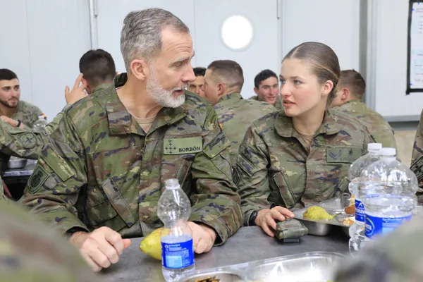 Leonor op de militaire academie in Zaragoza