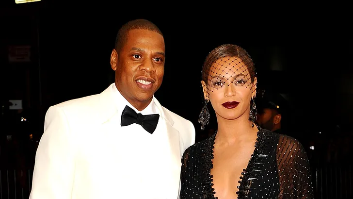 Waarom Beyoncé en Jay-Z bleven zitten tijdens het volkslied met Super Bowl