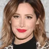 Ashley Tisdale onthult dat ze haarziekte alopecia heeft | Happy in Shape