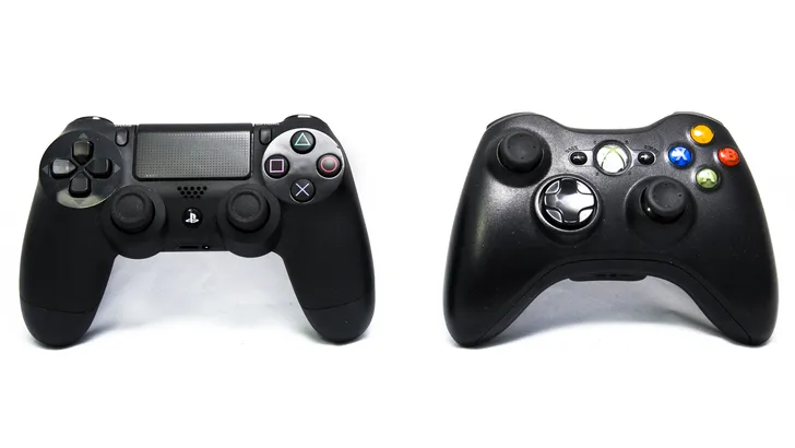 PlayStation en Xbox enkort tegen elkaar