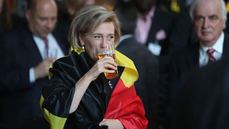 Belgische royals juichen voor Rode Duivels