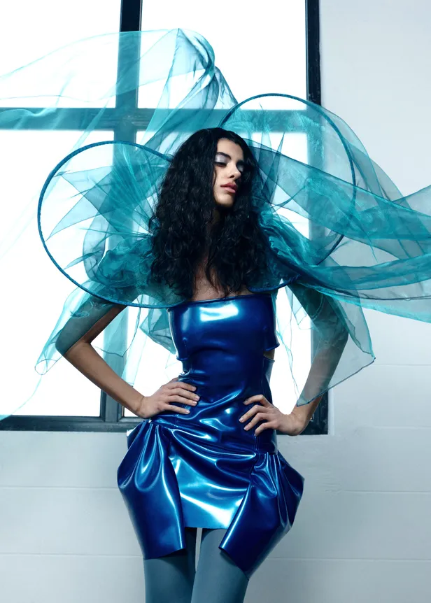 Jurk: Ilya Arkhangelsky (speciaal gemaakt voor Marie Claire) 