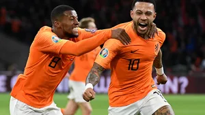 Column Edwin Struis NR4320 Memphis Depay