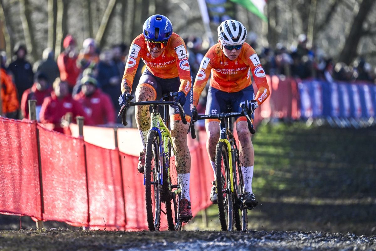 Fem van Empel voor een derde keer wereldkampioene cross: 'Een enorm zware battle'