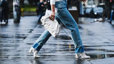 Van kantoor tot terras: met deze 5 denim trends zie je er altijd stijlvol uit. Ontdek de must-have jeans van het seizoen.