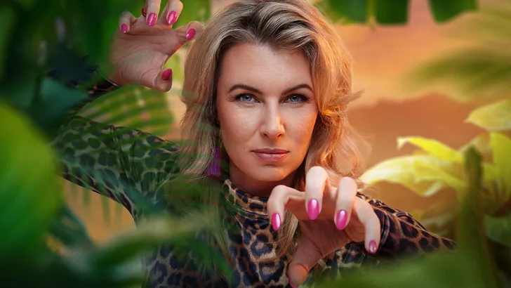 Greetje onthult of de meisjes 's nachts écht alleen zijn in Echte Meisjes in de Jungle 