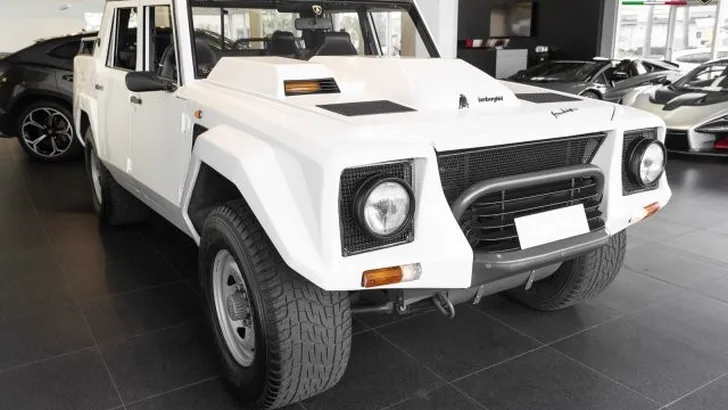 Lamborghini LM002