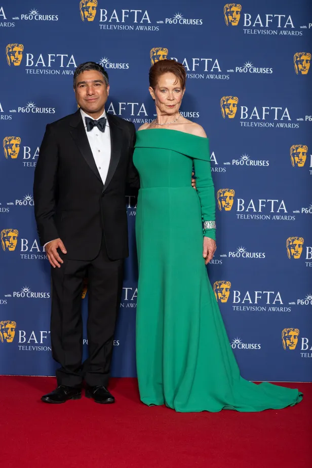 Nick Mohammed en Celia Imrie bij de BAFTA's 2026