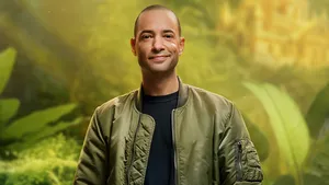 Valerio Zeno presenteert ook het nieuwe seizoen van Echte Meisjes in de Jungle