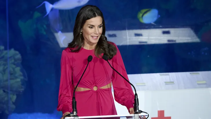 Letizia: hot pink, een six pack en een nieuw verfje