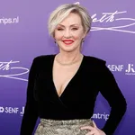 Lone van Roosendaal over zelfvertrouwen en onzekerheden. – Foto van Lone van Roosendaal bij première Elisabeth de Musical, maart 2025.