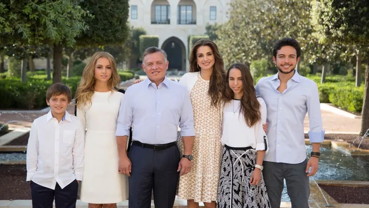 Jordanië: Iman en Salma blazen samen 38 kaarsjes uit