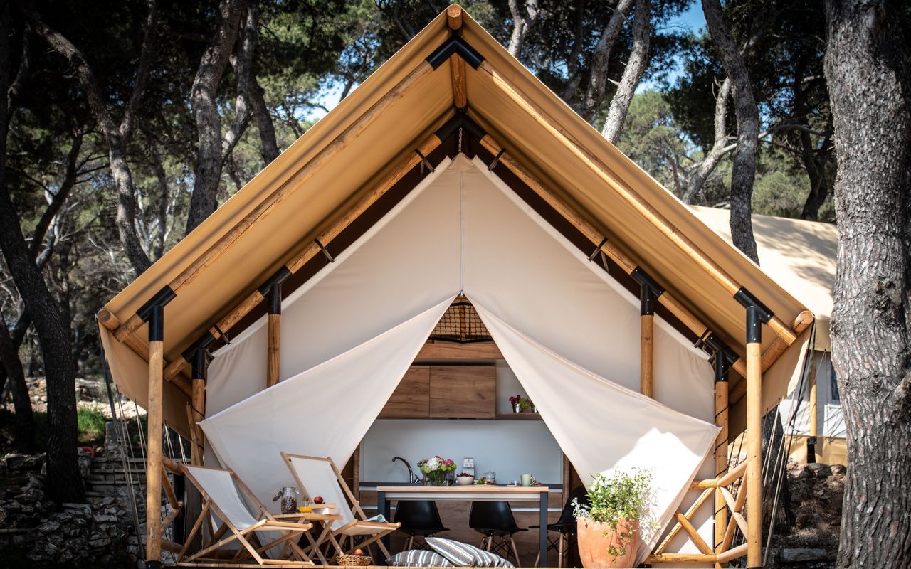 Lonely Planet | Bijzondere overnachting: Glamping in Kroatië Overnachten in luxe safaritenten | bijzondere overnachtingen.eu