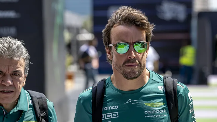 Alonso: 'FIA heeft slecht opgetreden in Saoedi Arabië'