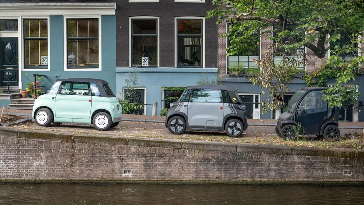 Verkoop brommobielen stijgt fors: Amsterdam sluit parkeer-maas, Het Gooi neemt stuur over