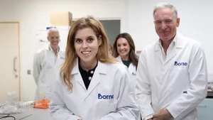 Prinses Beatrice laat zich voor het eerst zien na de val van haar vader, voormalig prins Andrew.