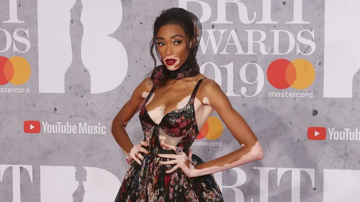 Dit zijn ze: de red carpet looks van de Brit Awards 2019