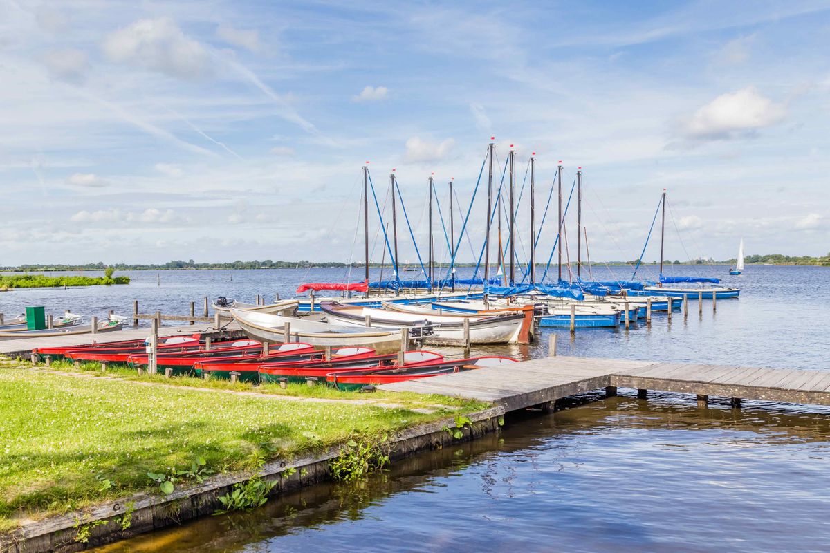 Uitzicht over het water: 5 terrasjes in Groningen waar je direct een vakantiegevoel krijgt