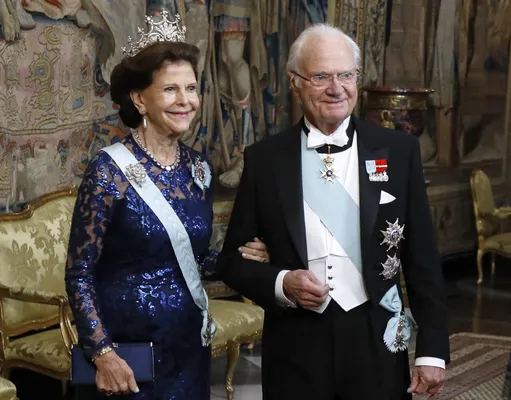 Silvia met haar man bij het diner voor de Nobelprijswinnaars