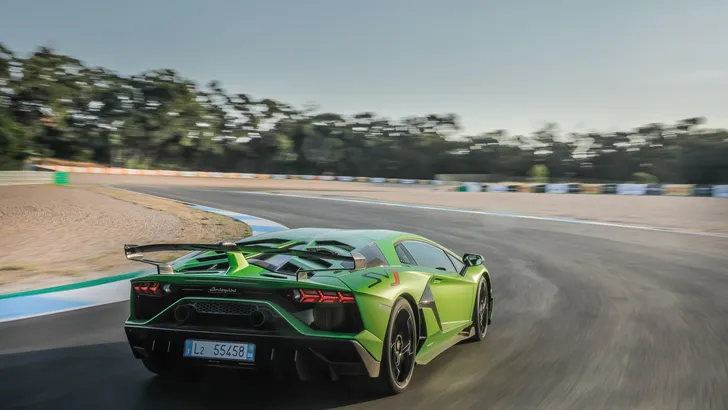 Lamborghini Aventador opvolger wordt laatste met V12