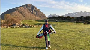 Britse golfpro speelt 182 holes in Arctische marathon