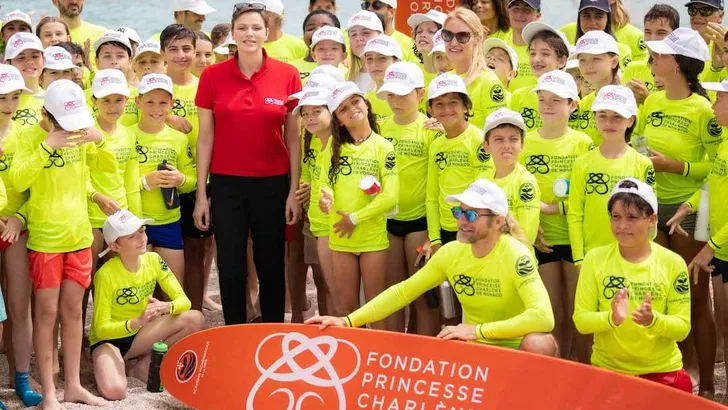 CHARLENE VISITA LLAS AULAS Y TALLERES DE LOS DIAS DELA SEGURIDAD EN EL AGUA EN MONACO