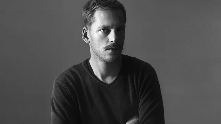 Erik Frenken wint prestigieuze modeprijs, zijn muze? Zijn knappe vrouw Brigitte Tellier (47)