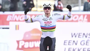 Roodhooft geeft concurrentie weinig hoop, want Van der Poel was zeker nog niet in topvorm