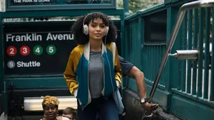 THE SUN IS ALSO A STAR (2019) - YARA SHAHIDI.